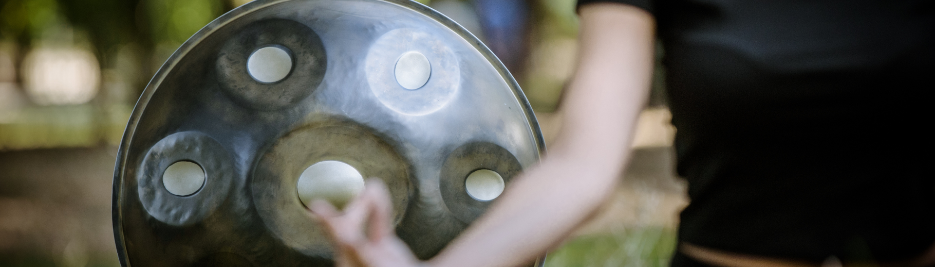 L'Hang Drum e la meditazione: un viaggio sonoro verso la serenità interiore